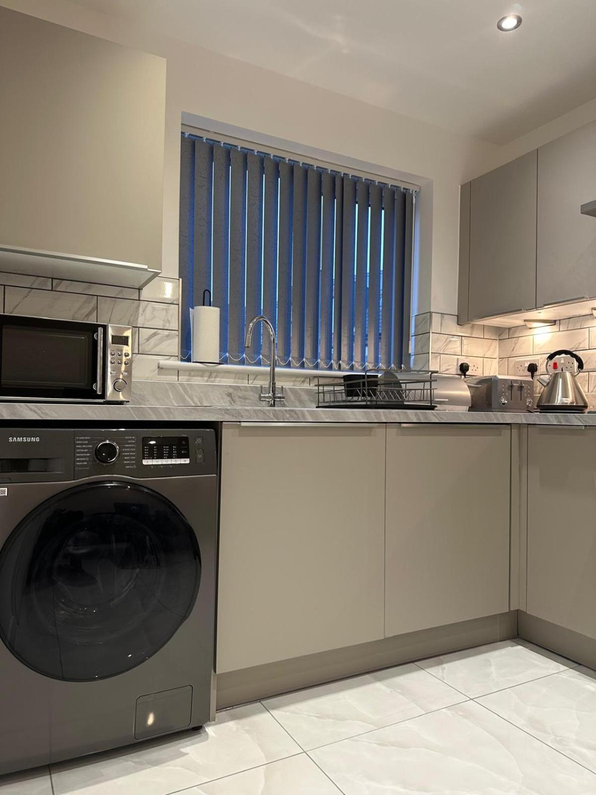 Lush King Ensuite In A Shared Home Manchester Luaran gambar