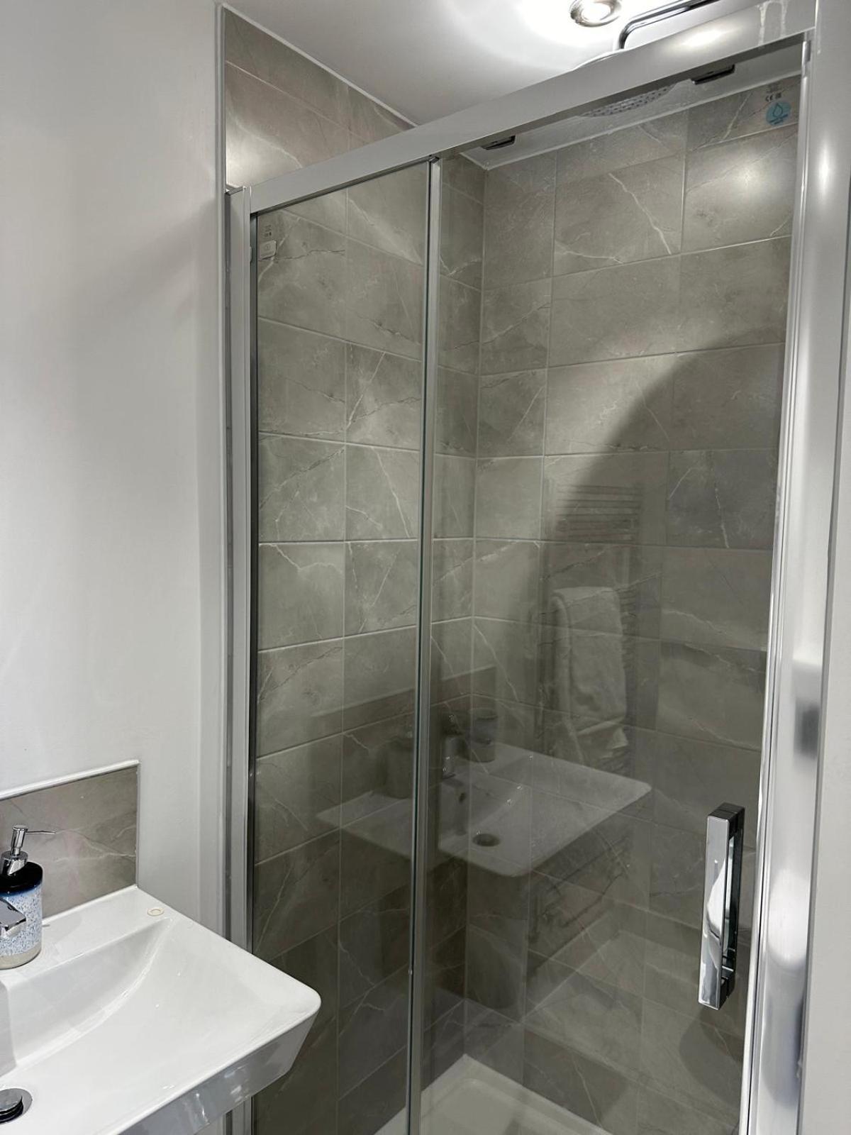Lush King Ensuite In A Shared Home Manchester Luaran gambar